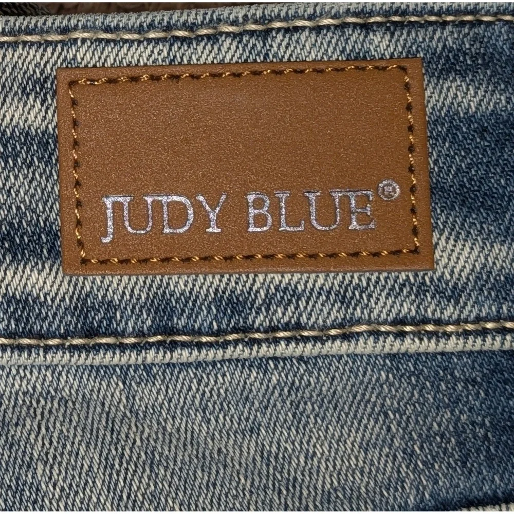 Judy Blue XL Mid Rise Distressed Paint Splatter Denim Cut‎ Off Shorts NWT